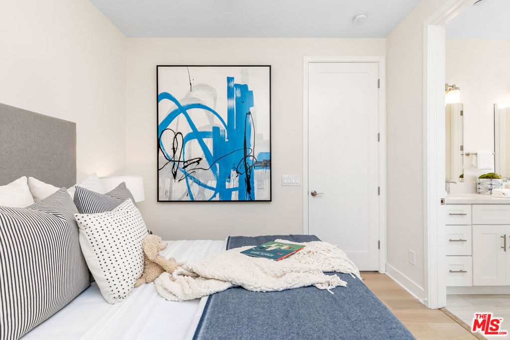 2573 Elden Ave Unit: D