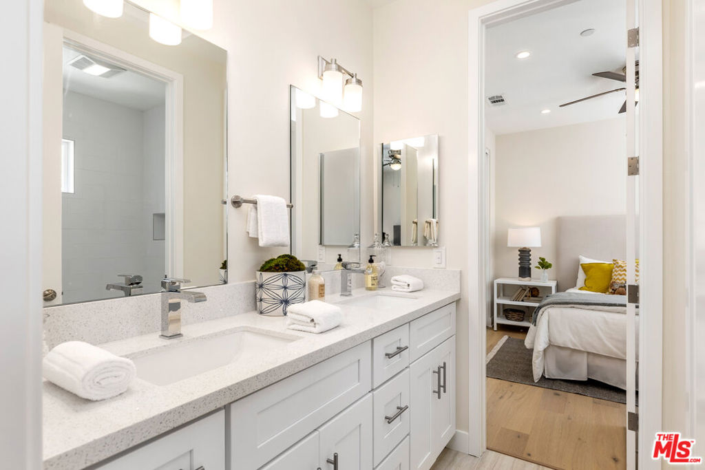 2573 Elden Ave Unit: D