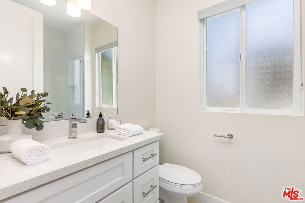 2573 Elden Ave Unit: D