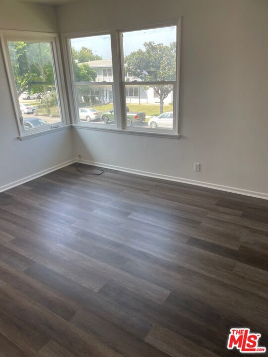 3310 3/4 W 77th Street