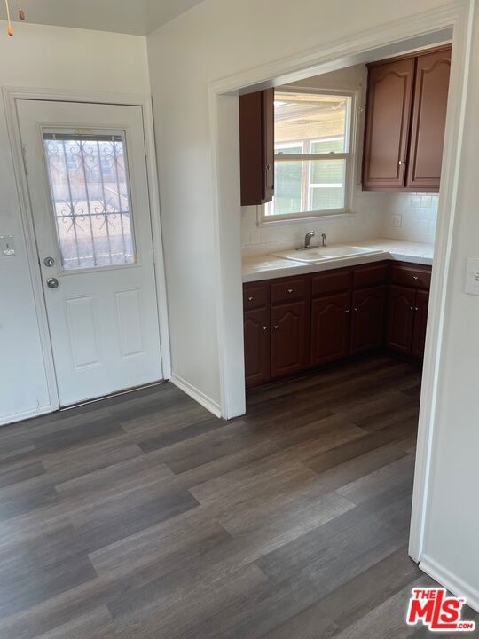 3310 3/4 W 77th Street