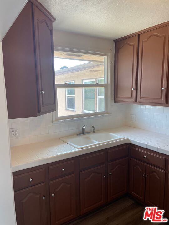 3310 3/4 W 77th Street