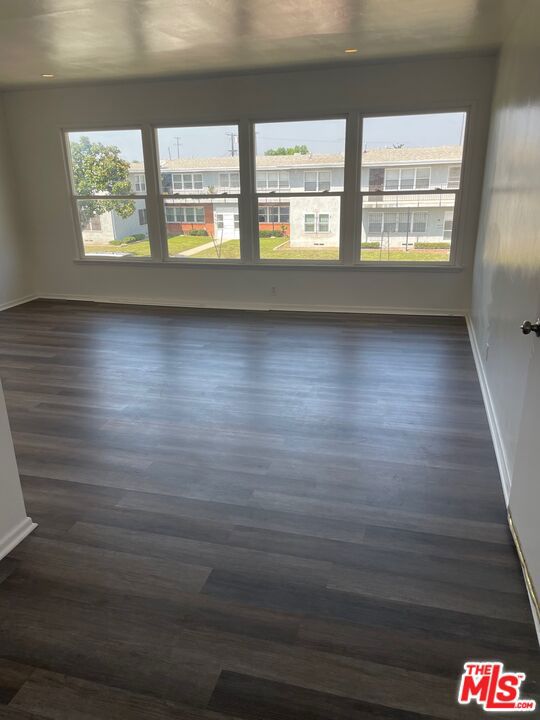 3310 3/4 W 77th Street