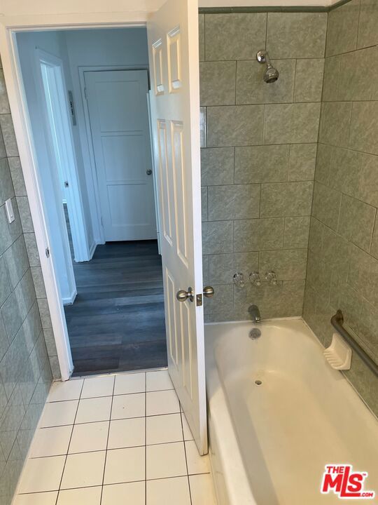 3310 3/4 W 77th Street