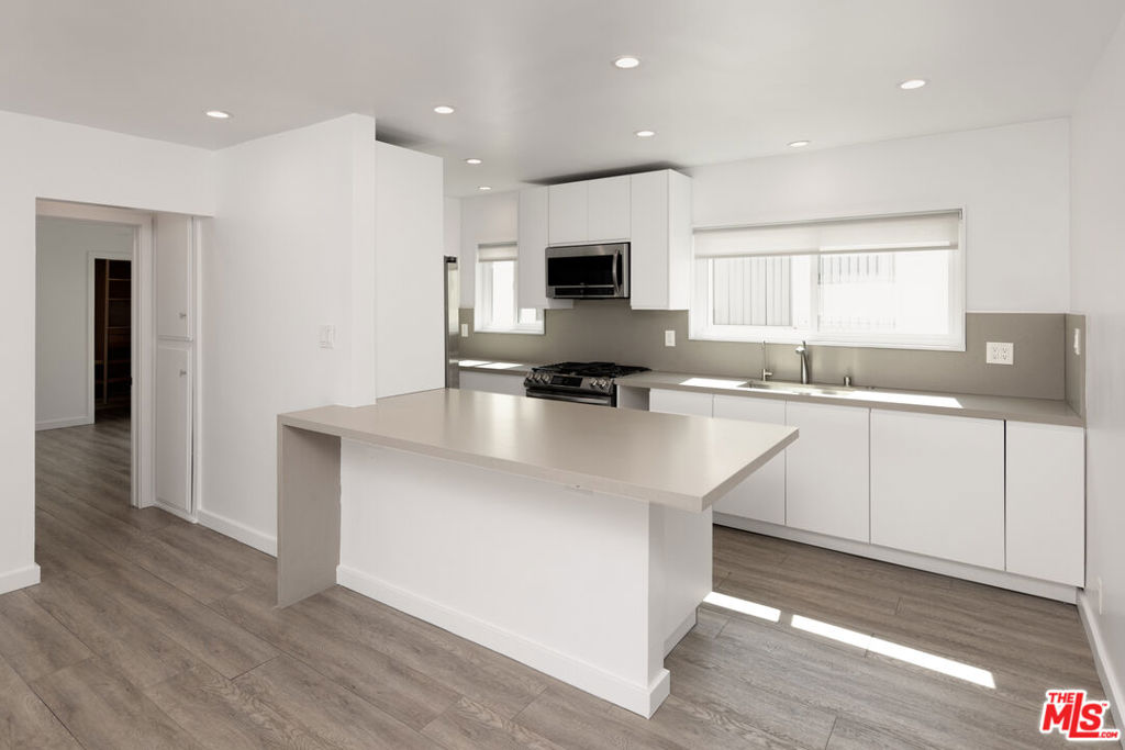 34 18th Ave Unit: 3