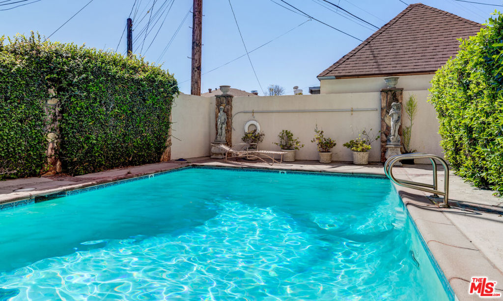 1260 S Beverly Glen Boulevard Unit: 308