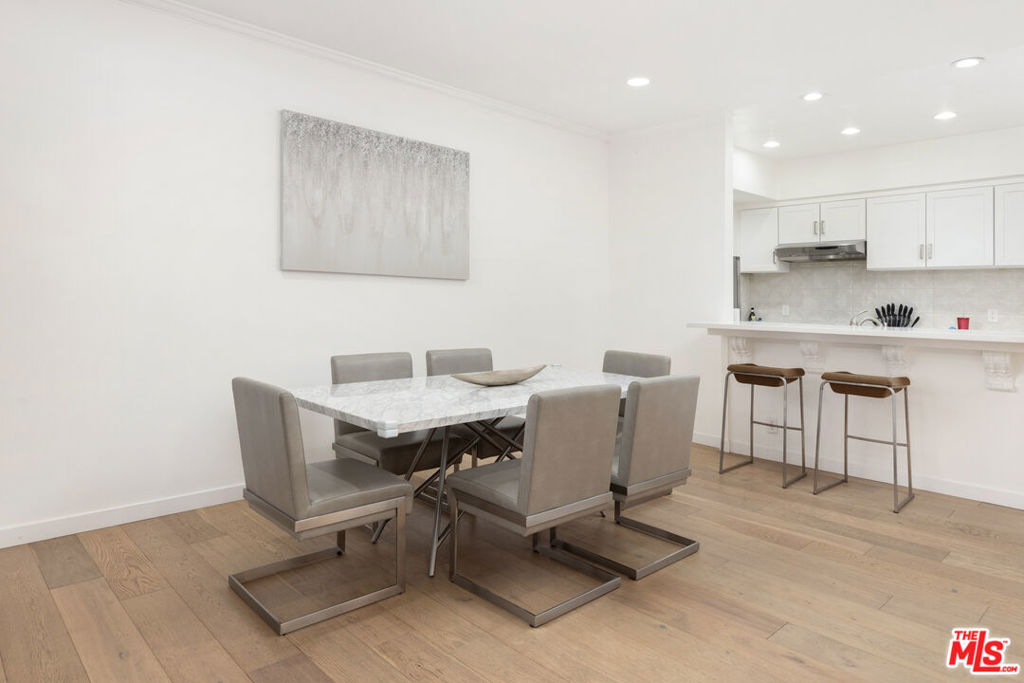 1260 S Beverly Glen Boulevard Unit: 308