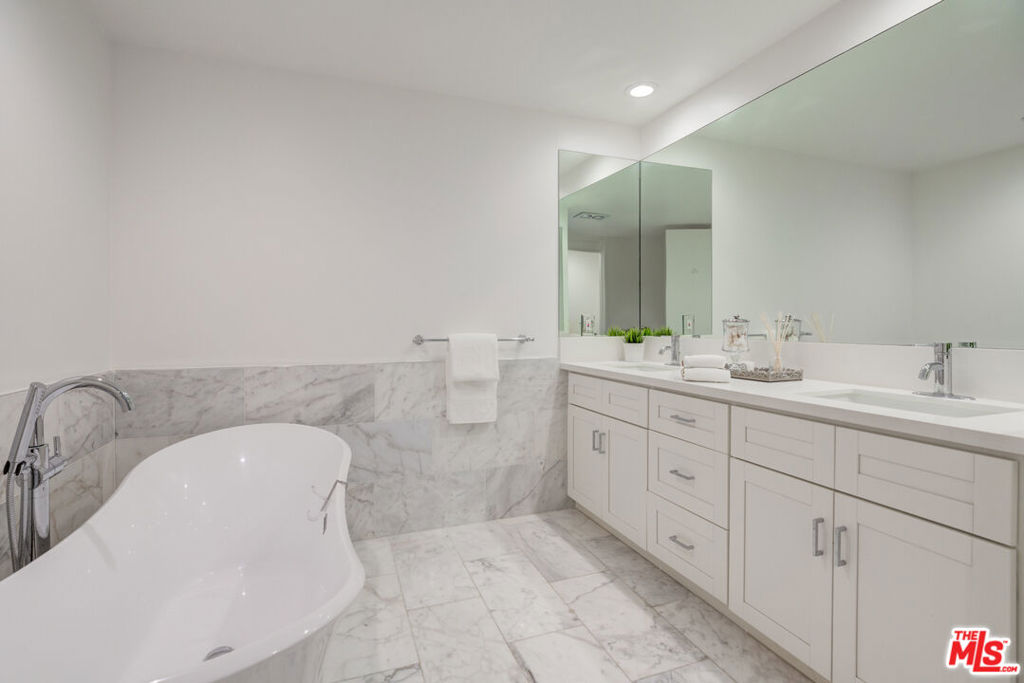 1260 S Beverly Glen Boulevard Unit: 308