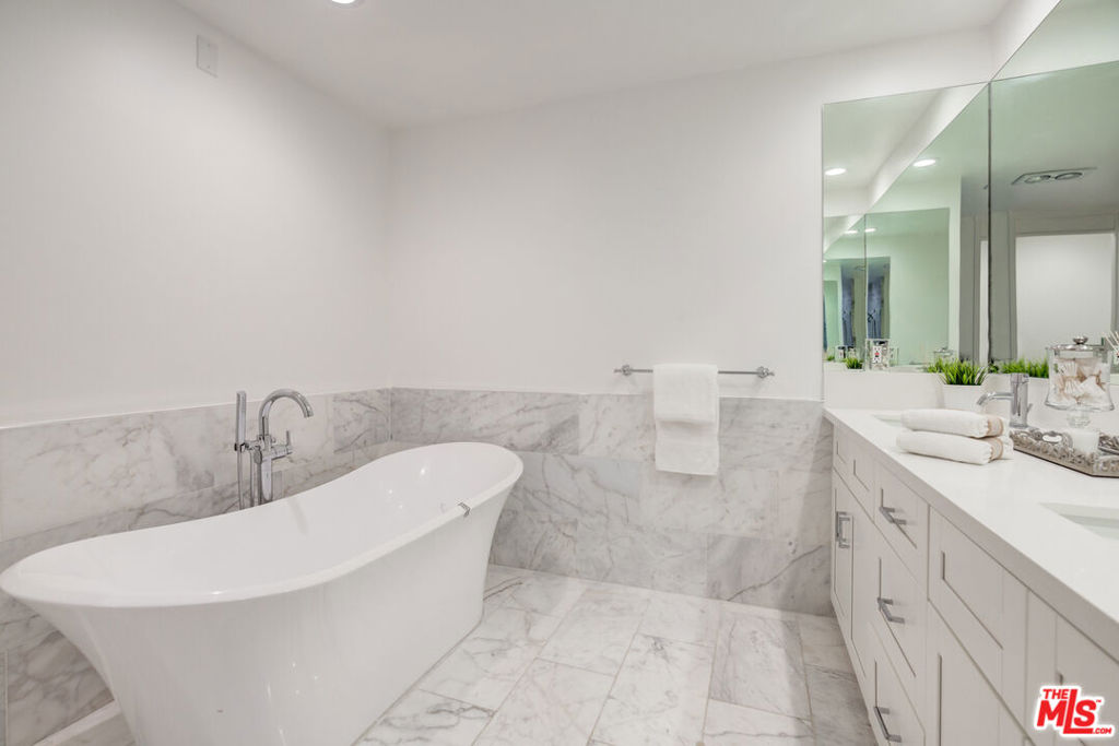 1260 S Beverly Glen Boulevard Unit: 308