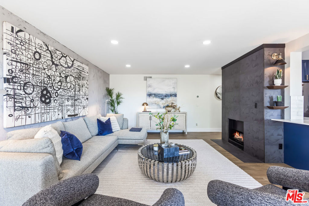 1010 Hammond Street Unit: 306