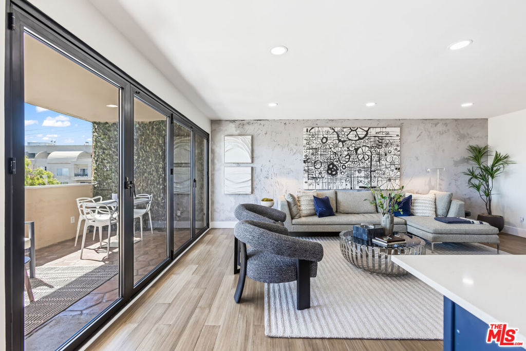 1010 Hammond Street Unit: 306
