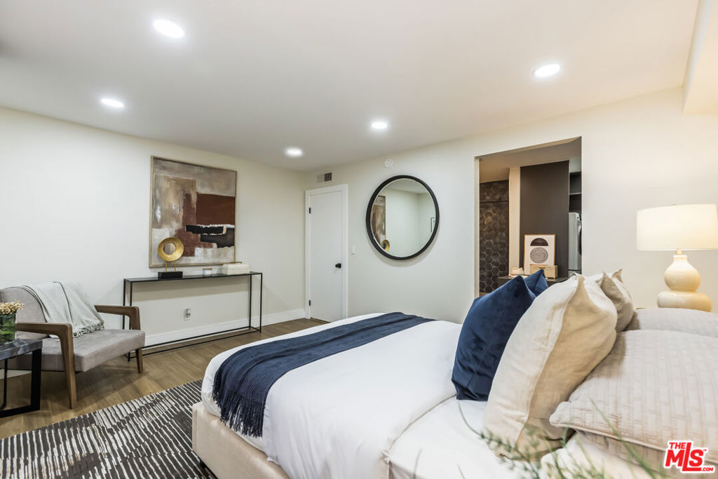 1010 Hammond Street Unit: 306