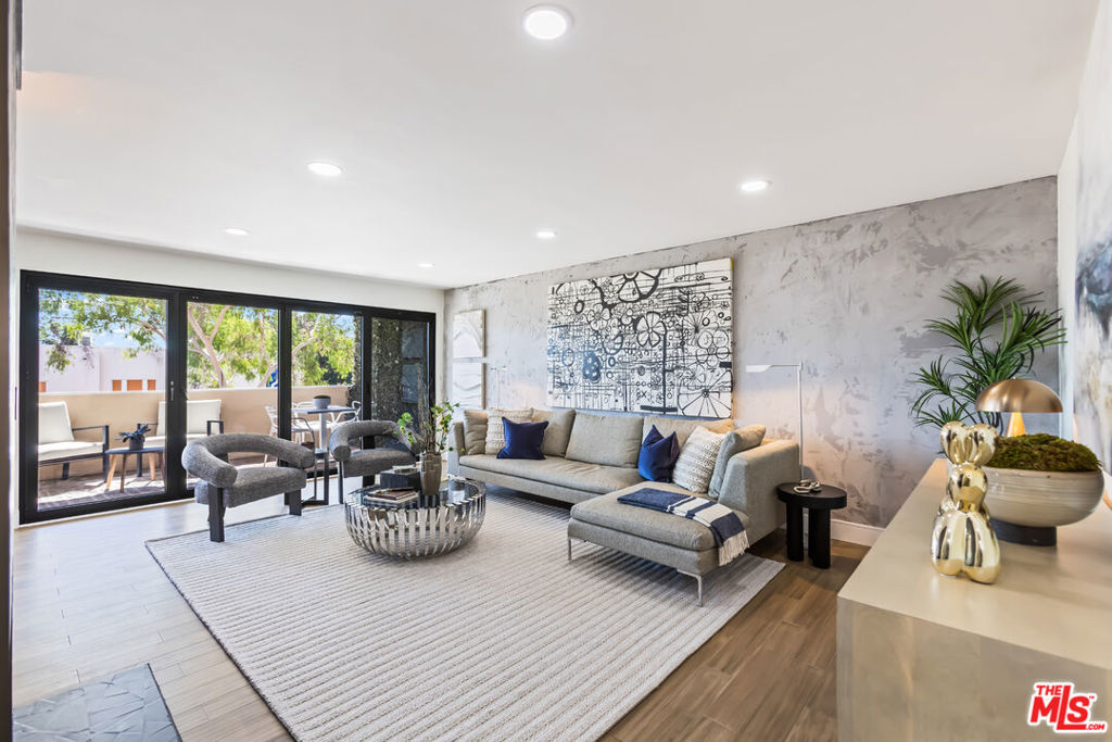 1010 Hammond Street Unit: 306