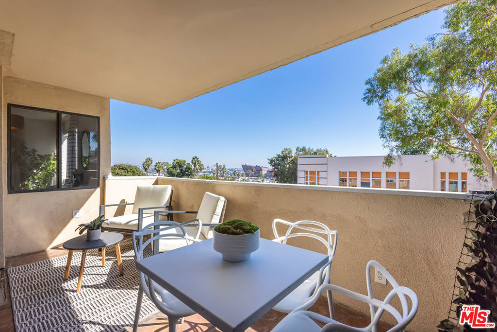 1010 Hammond Street Unit: 306