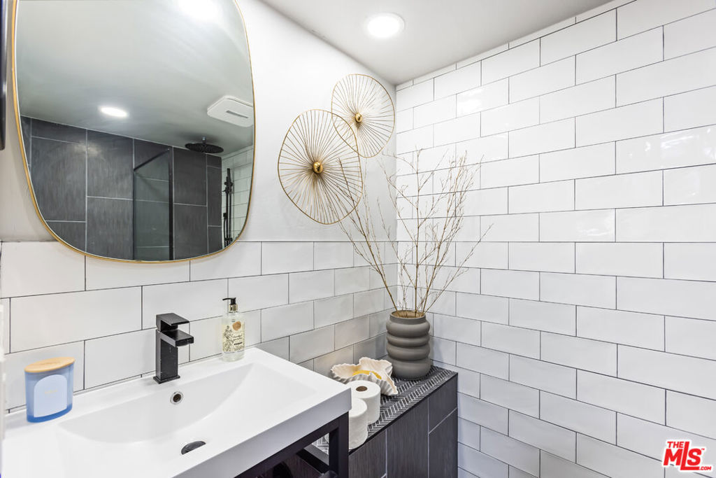 1010 Hammond Street Unit: 306