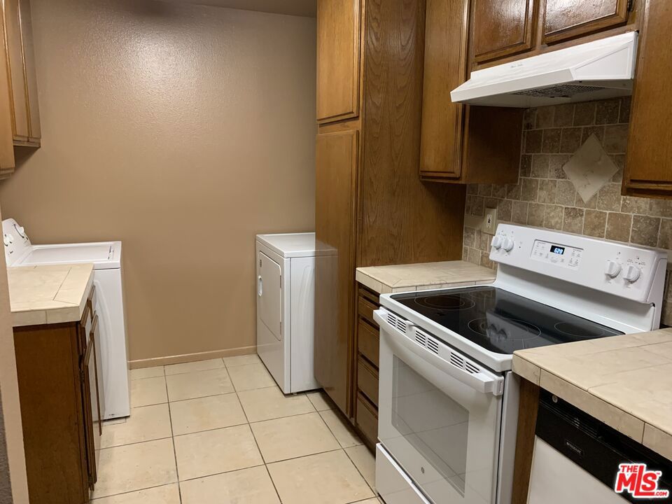 350 Burchett Street Unit: 226
