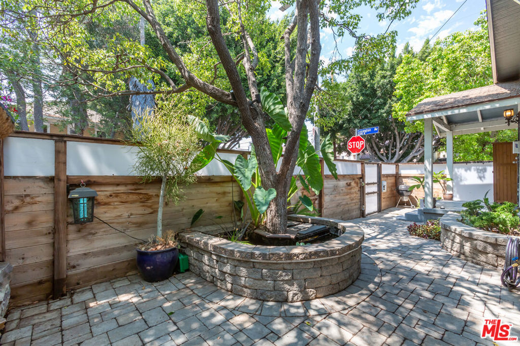 1156 Wilcox Place