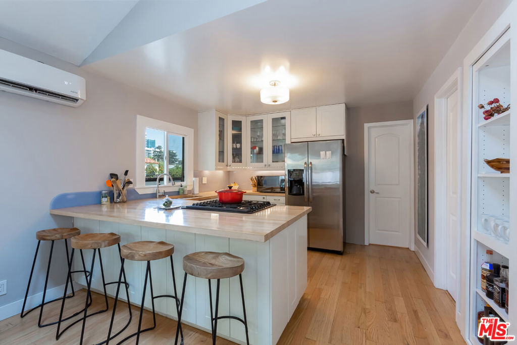 1156 Wilcox Place