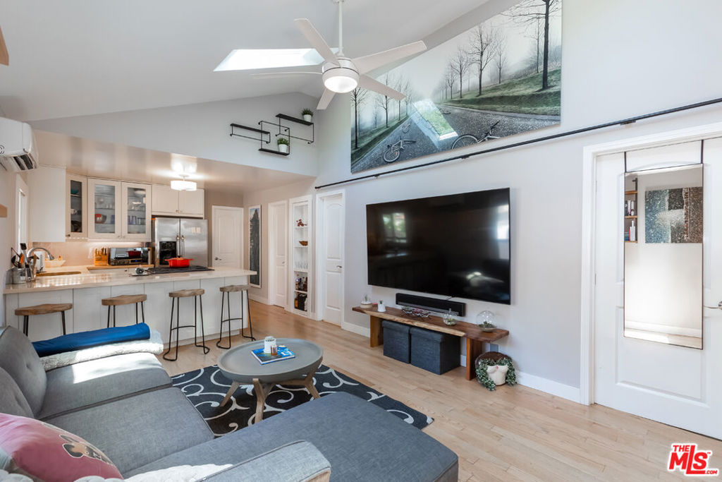 1156 Wilcox Place