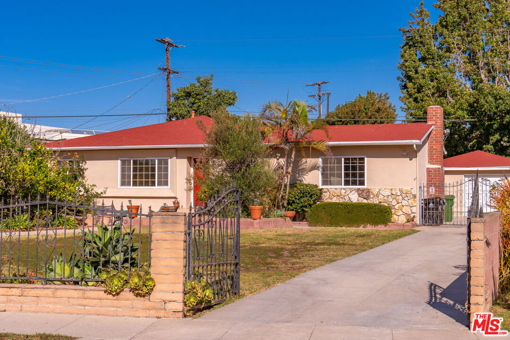 4242 Grand View Boulevard