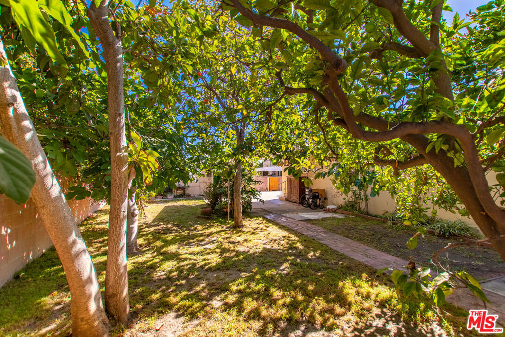 4242 Grand View Boulevard