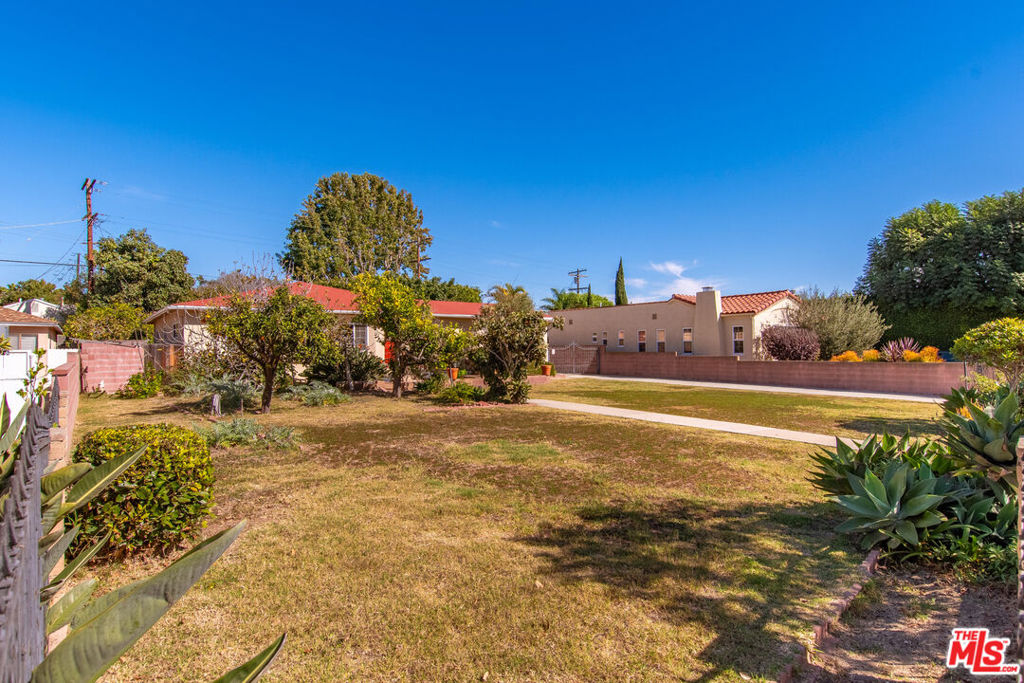4242 Grand View Boulevard