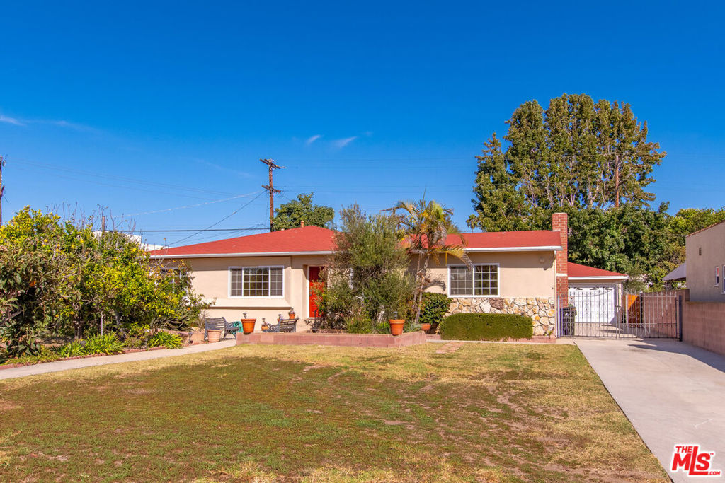 4242 Grand View Boulevard