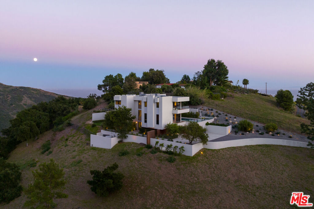 21900 Briarbluff Drive