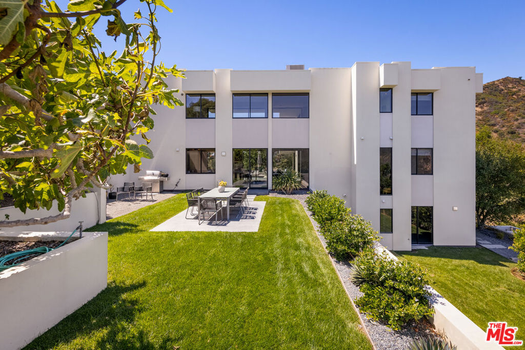 21900 Briarbluff Drive