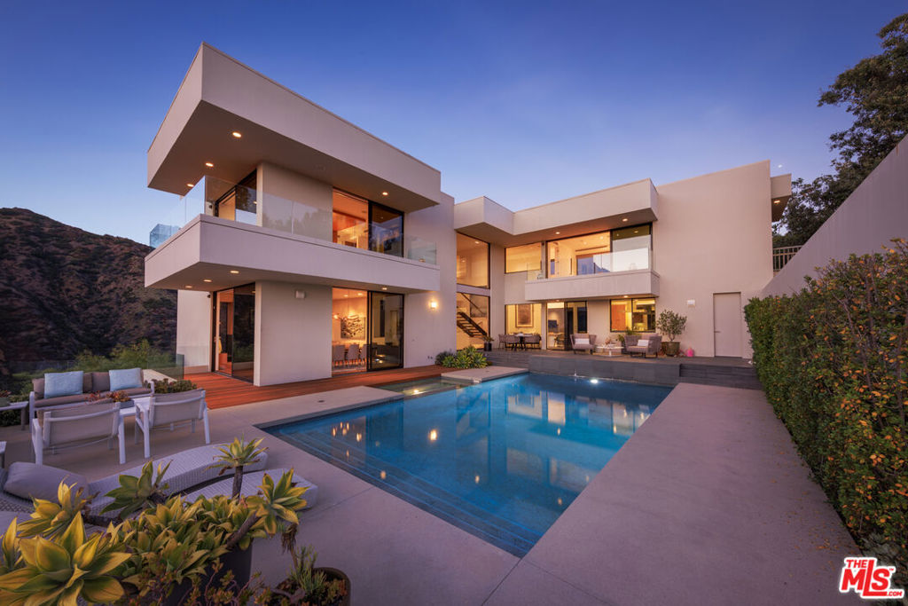 21900 Briarbluff Drive