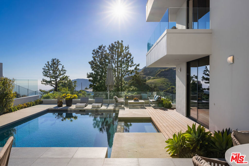 21900 Briarbluff Drive