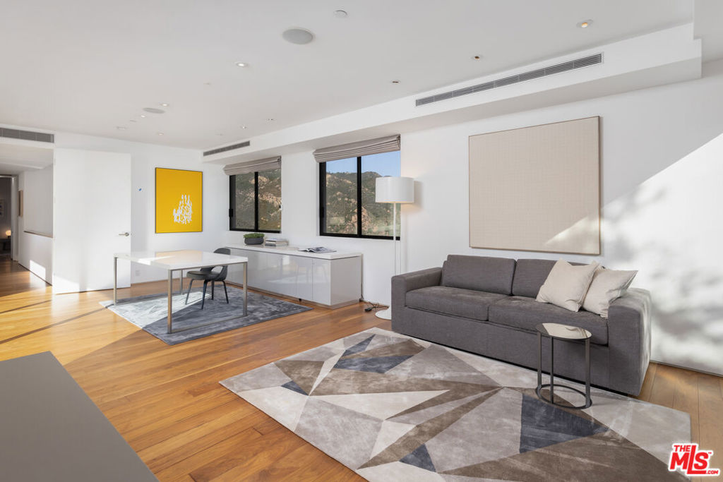 21900 Briarbluff Drive