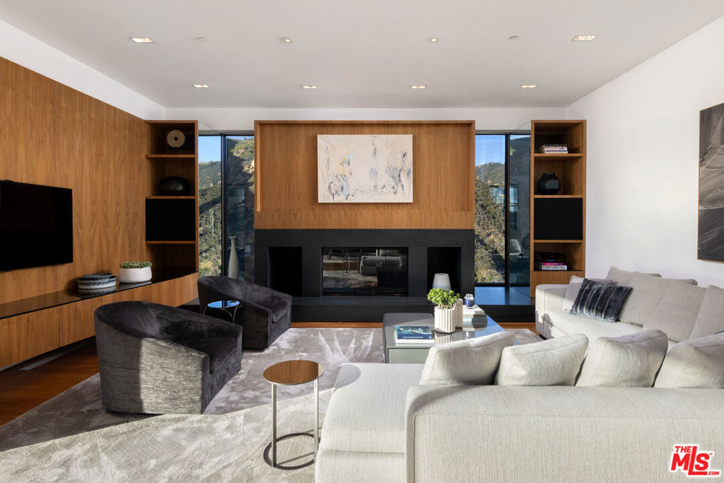 21900 Briarbluff Drive