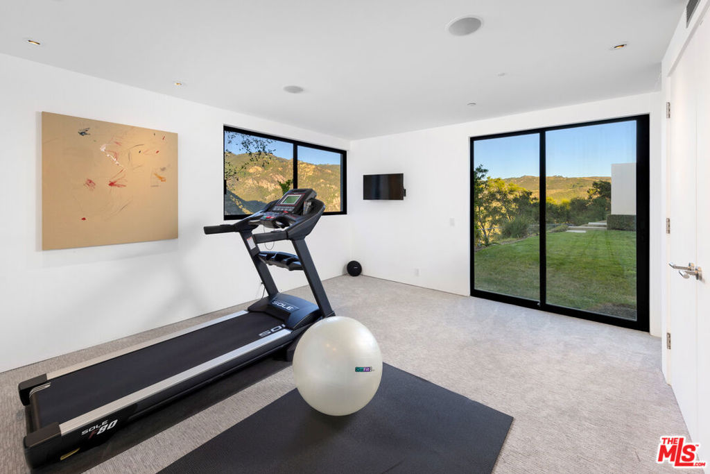 21900 Briarbluff Drive