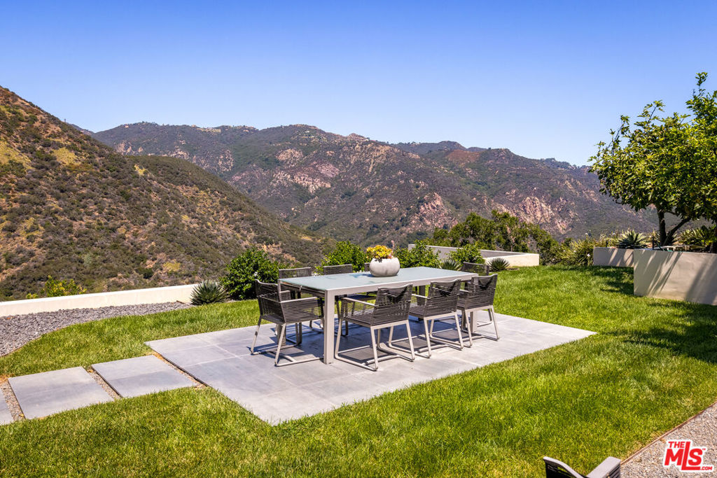 21900 Briarbluff Drive