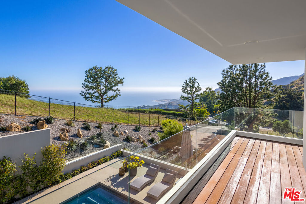 21900 Briarbluff Drive