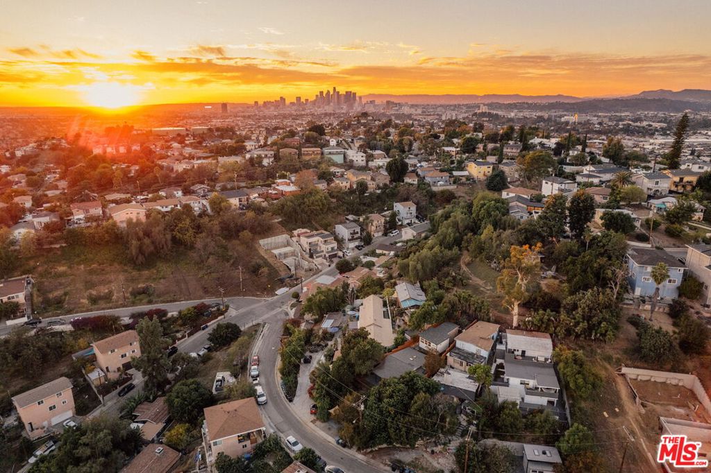 1191 N Bonnie Beach Place