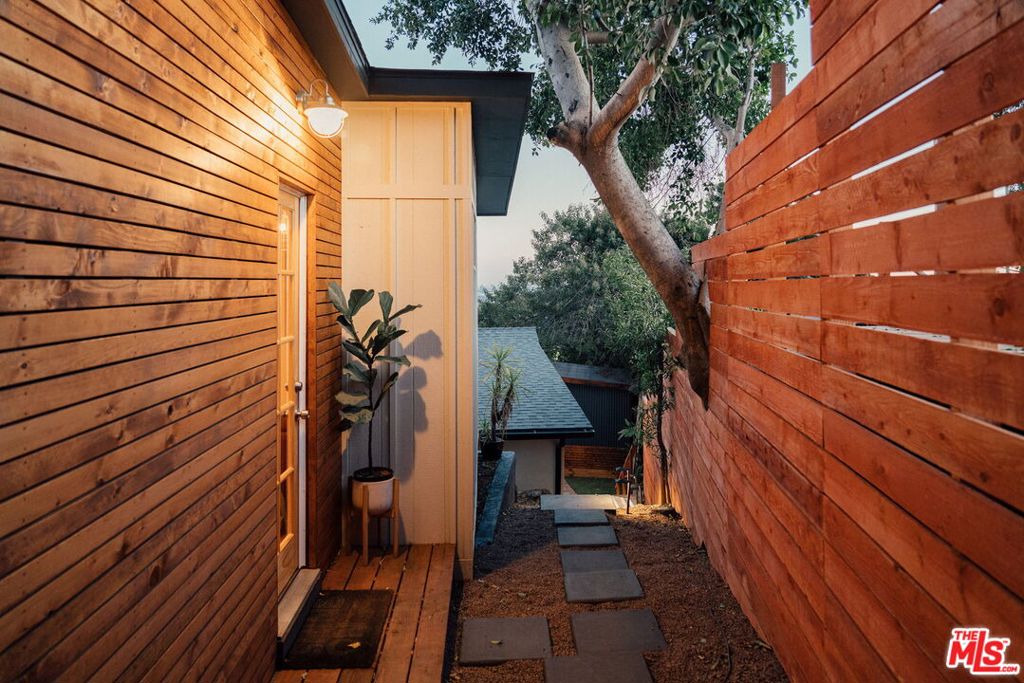 1191 N Bonnie Beach Place