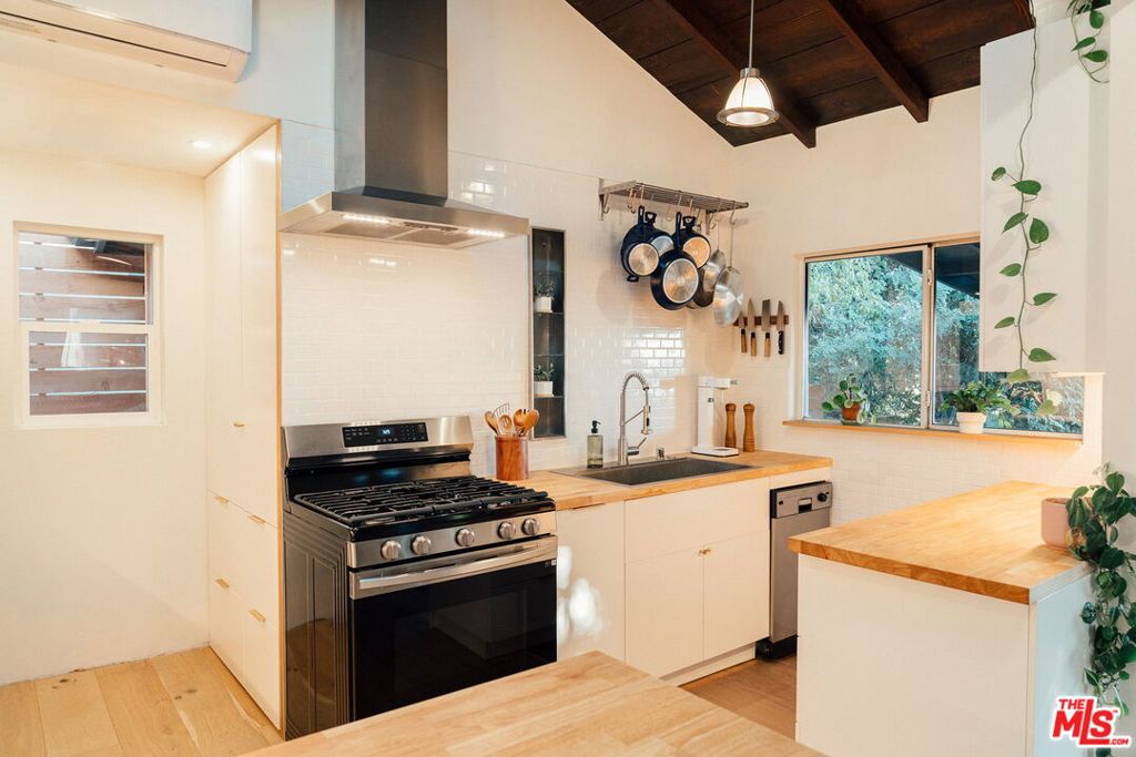 1191 N Bonnie Beach Place