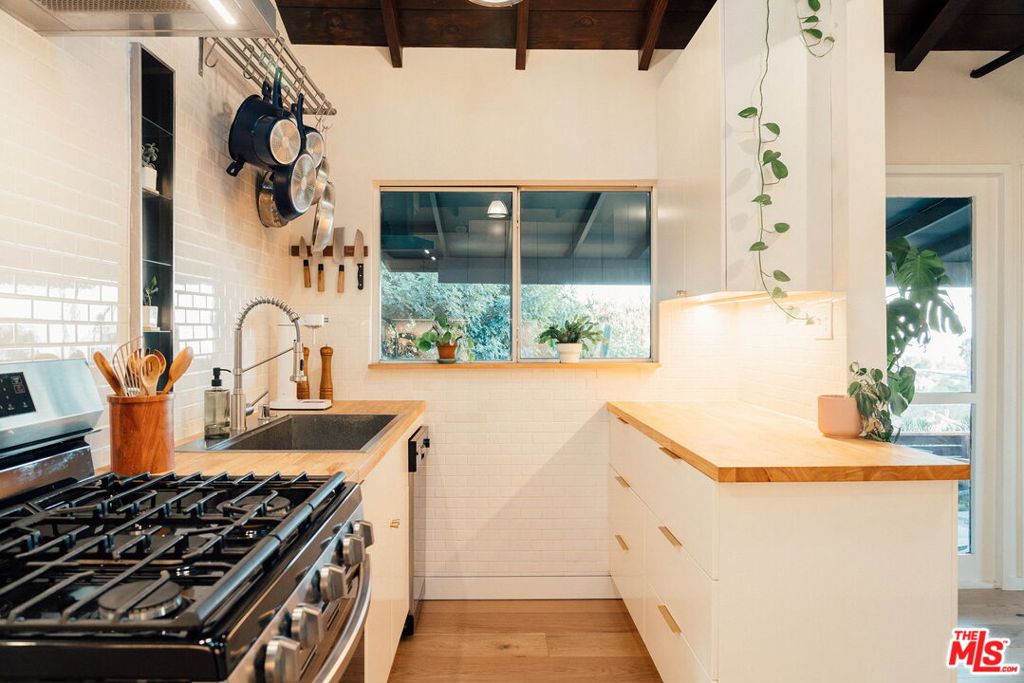 1191 N Bonnie Beach Place