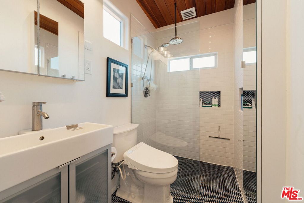 1191 N Bonnie Beach Place