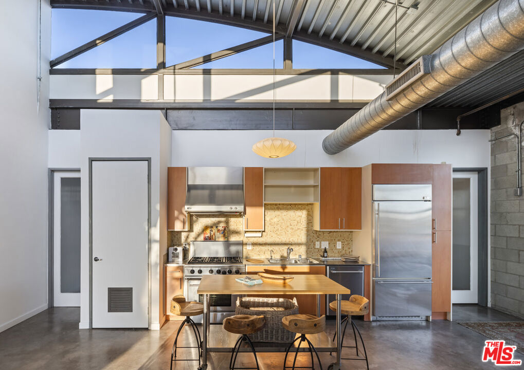1534 17th Street Unit: 205