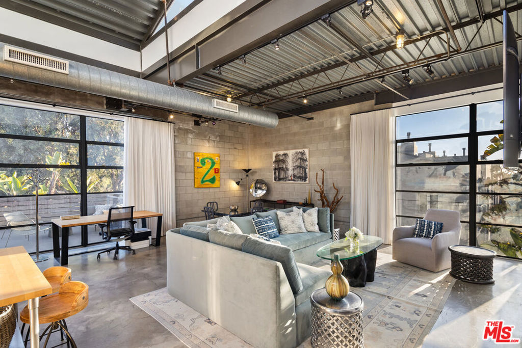 1534 17th Street Unit: 205