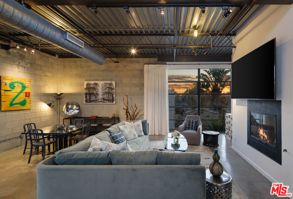 1534 17th Street Unit: 205