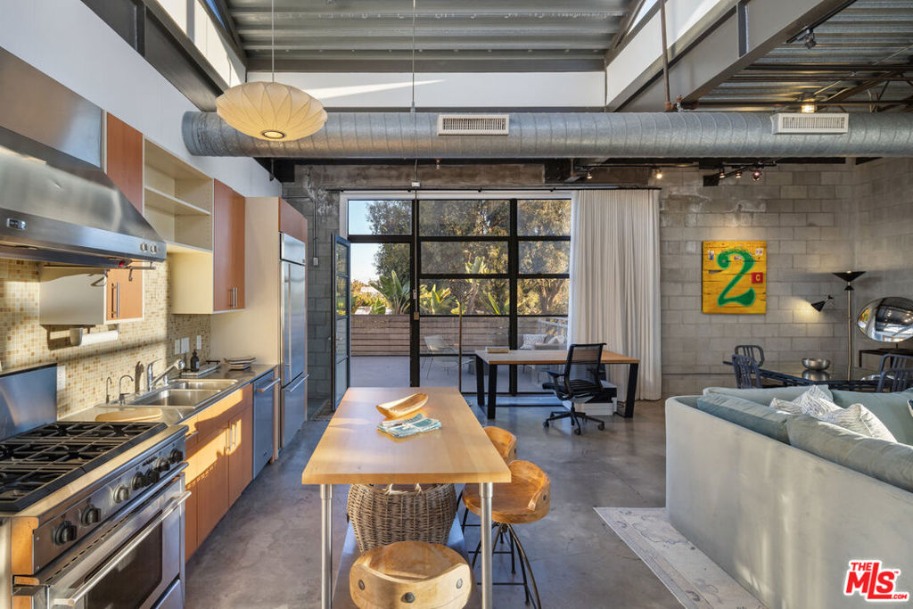 1534 17th Street Unit: 205