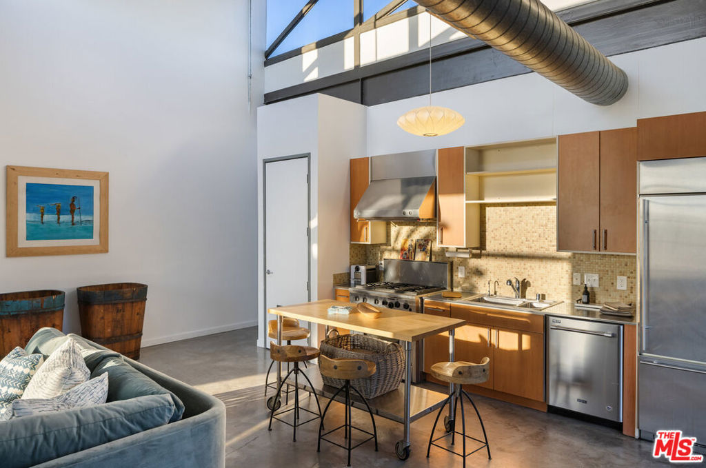 1534 17th Street Unit: 205