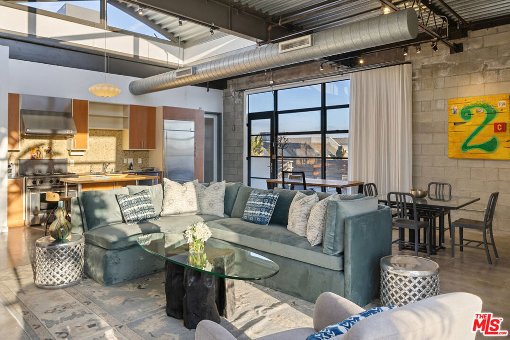 1534 17th Street Unit: 205