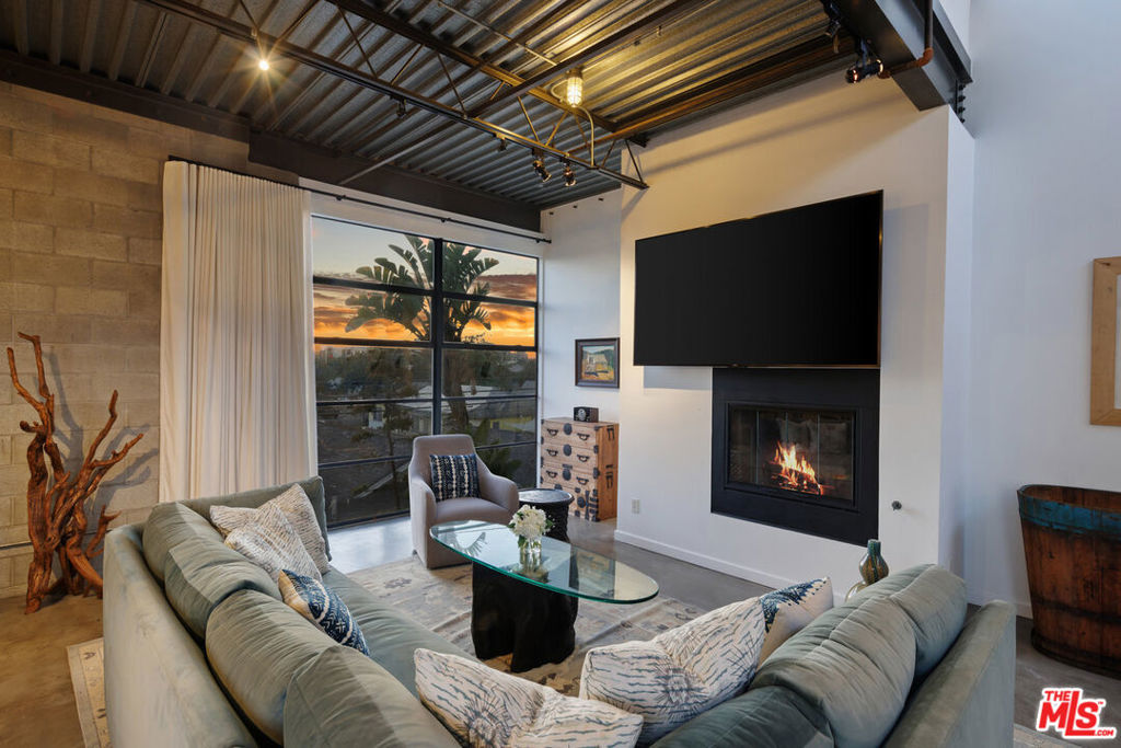1534 17th Street Unit: 205