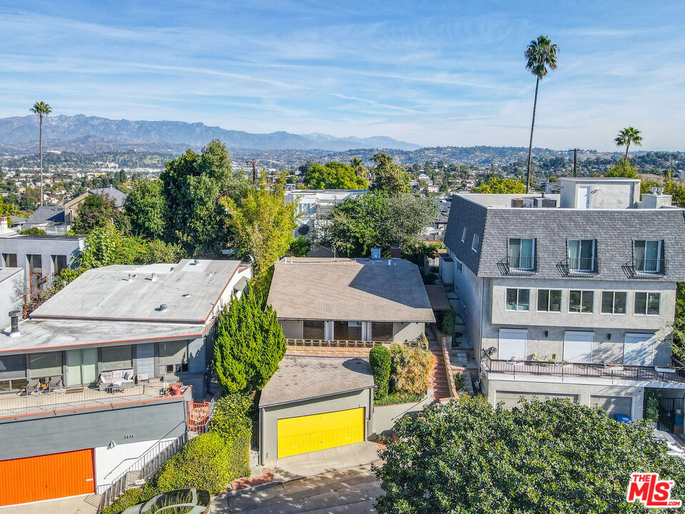 3827 FRANKLIN Avenue