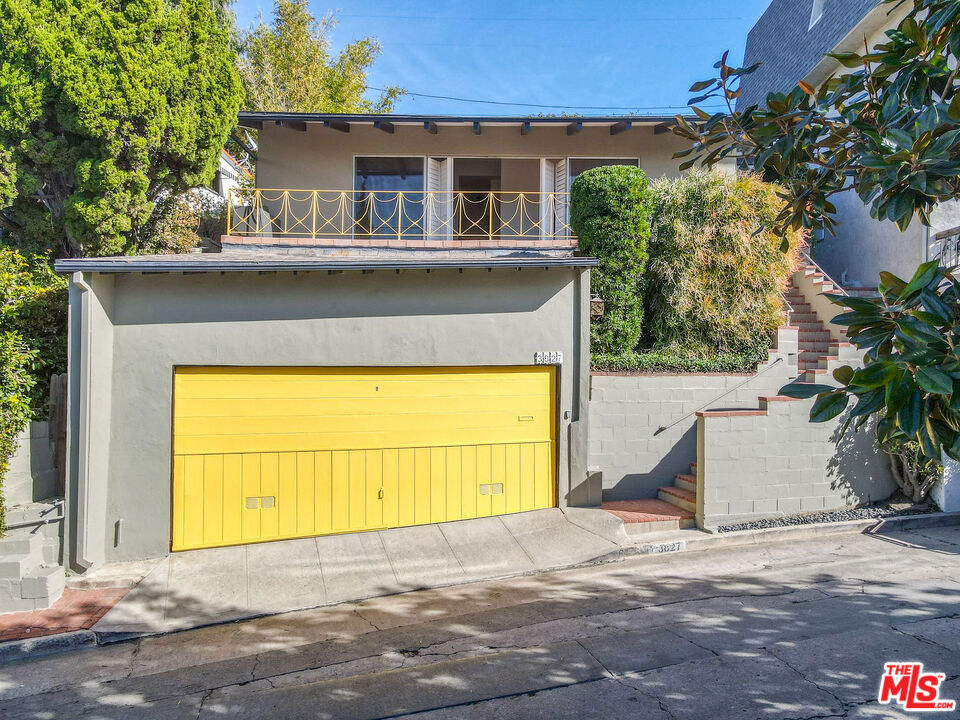 3827 FRANKLIN Avenue